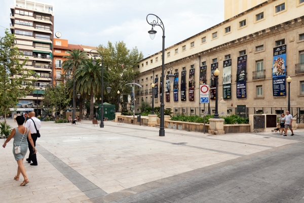 Avenida de la Constitución y plaza Ruperto Chapí